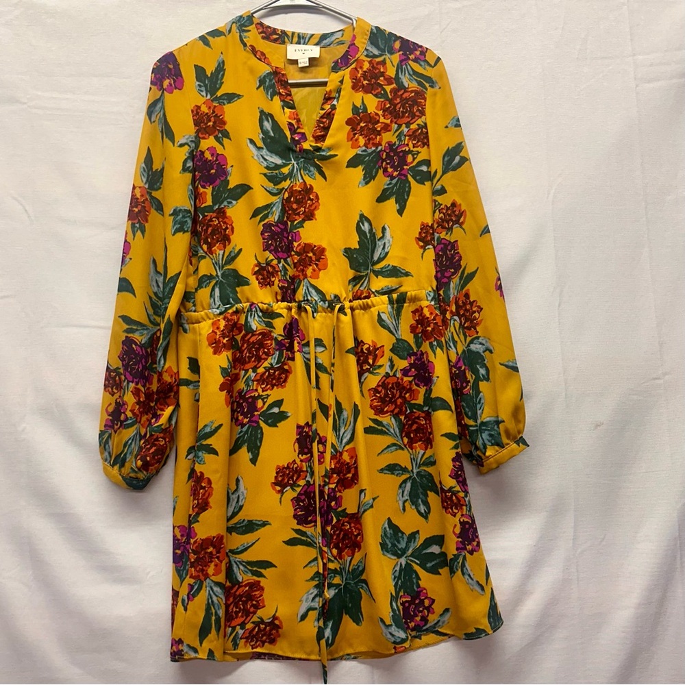 Everly‎ Mustard Floral Dress size xs